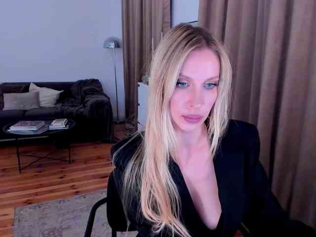 ToxicBlonde webcam
