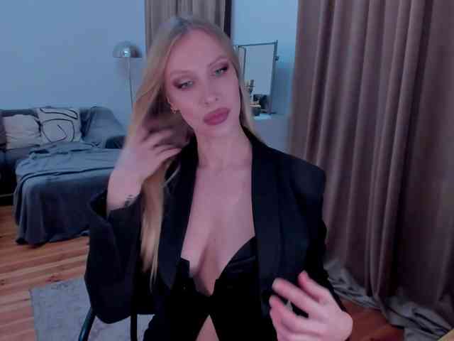 ToxicBlonde webcam