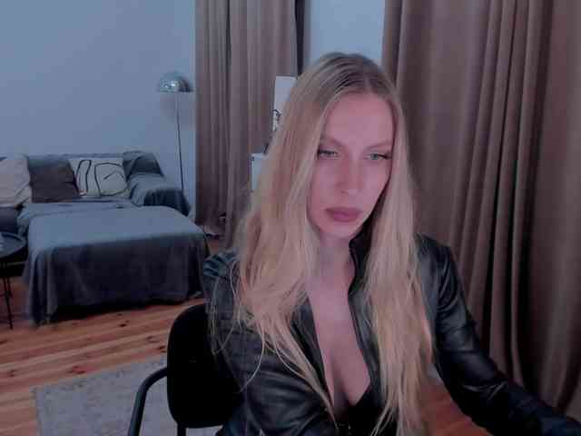 ToxicBlonde webcam