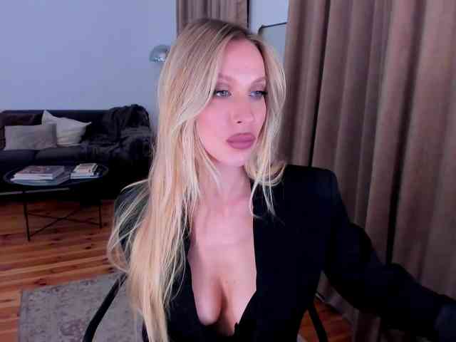 ToxicBlonde webcam
