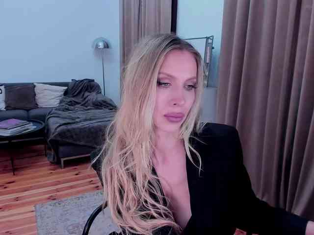 ToxicBlonde webcam