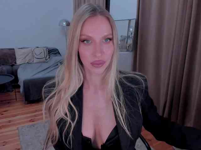 ToxicBlonde webcam