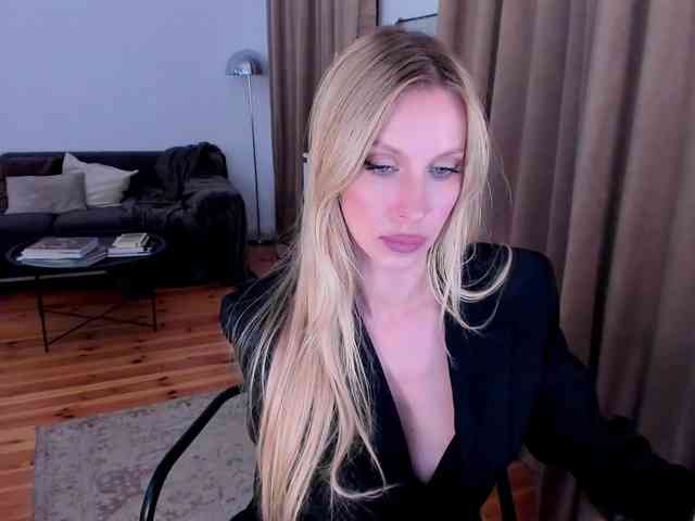 ToxicBlonde webcam