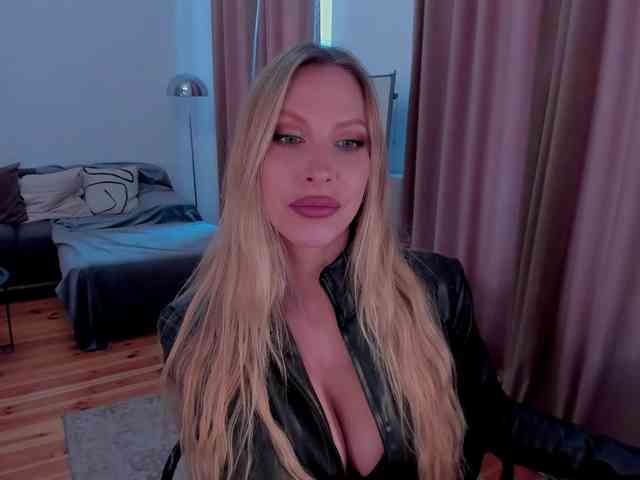 ToxicBlonde webcam
