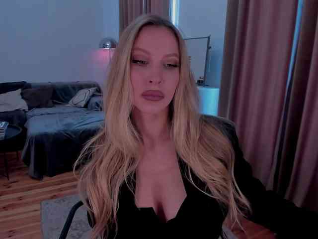 ToxicBlonde webcam