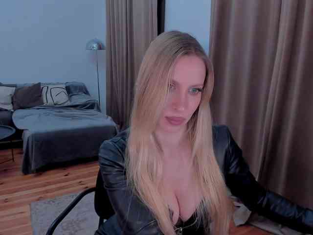 ToxicBlonde webcam