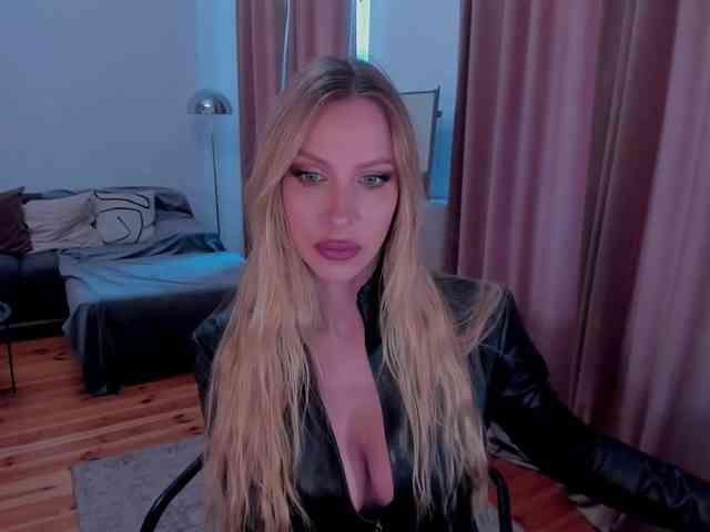 ToxicBlonde webcam