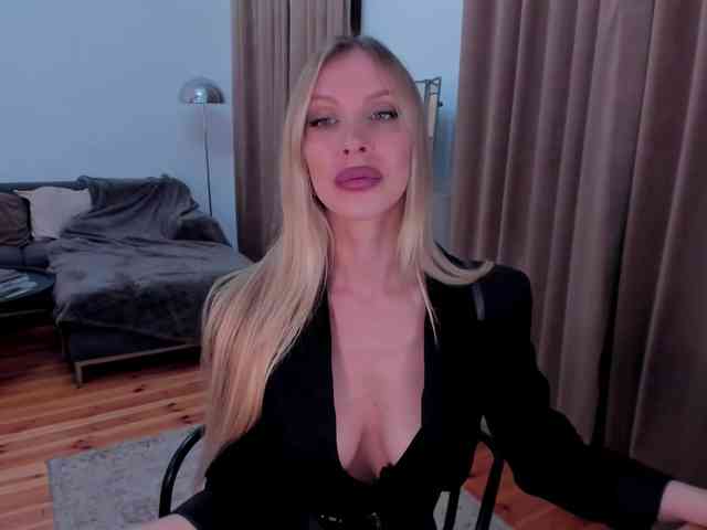 ToxicBlonde webcam