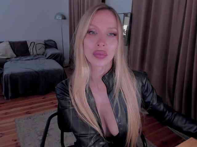 ToxicBlonde webcam
