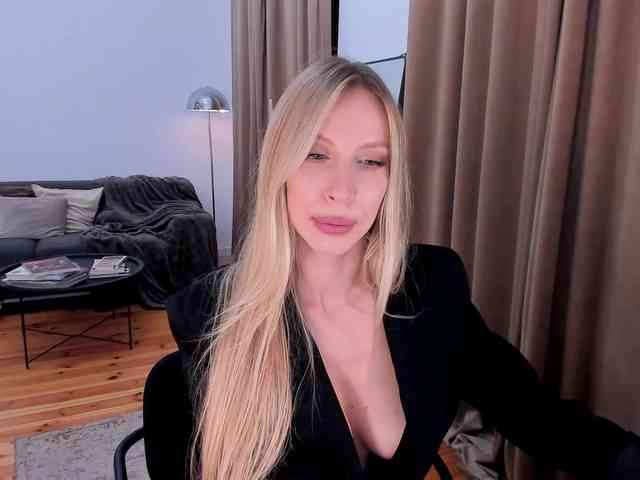 ToxicBlonde webcam