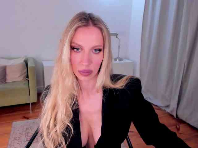 ToxicBlonde webcam