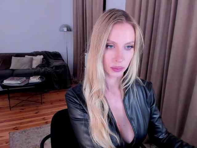 ToxicBlonde webcam
