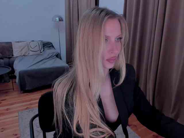 ToxicBlonde webcam