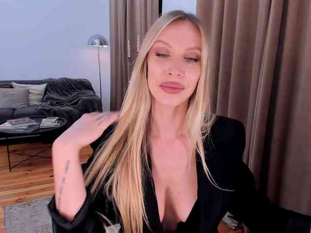 ToxicBlonde webcam