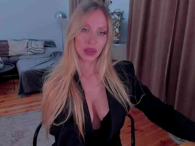 ToxicBlonde webcam