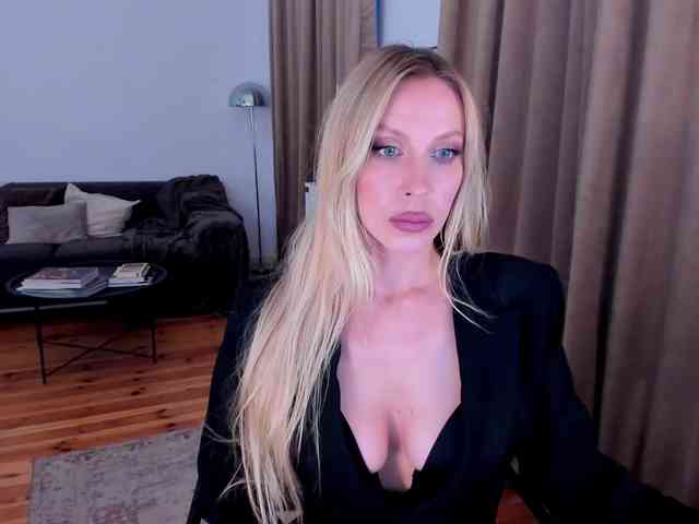 ToxicBlonde webcam