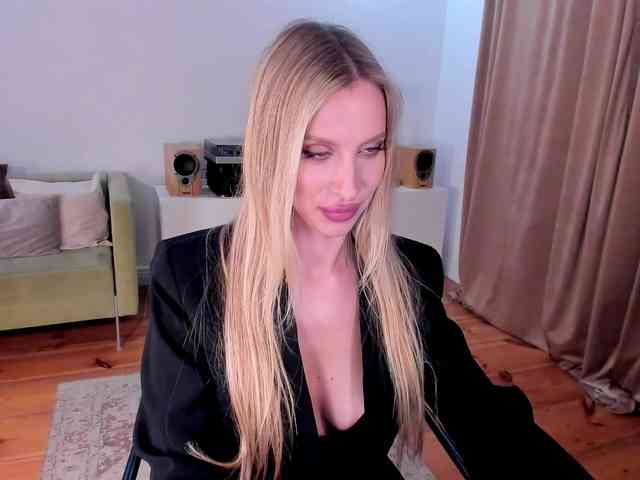 ToxicBlonde webcam