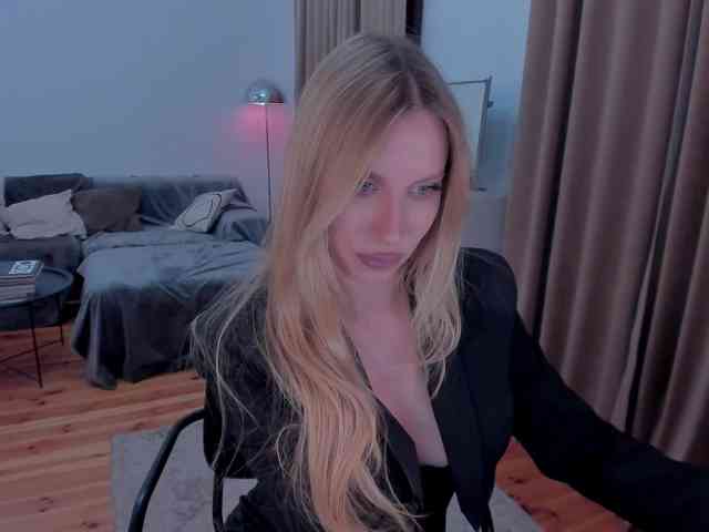 ToxicBlonde webcam