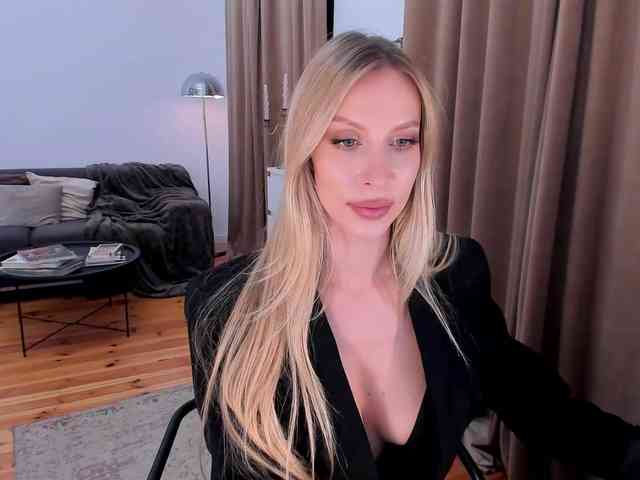 ToxicBlonde webcam