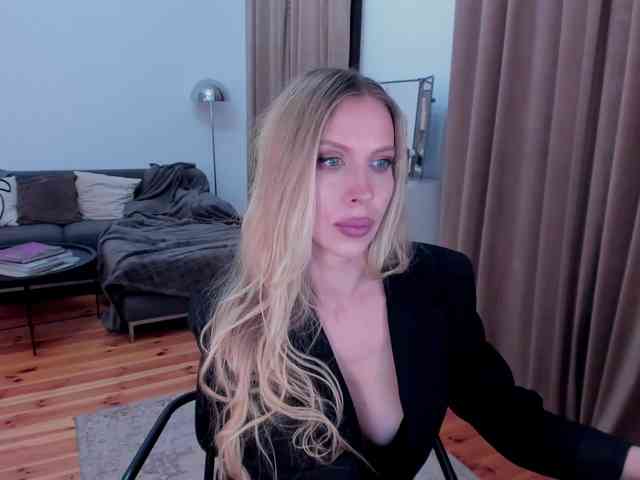 ToxicBlonde webcam