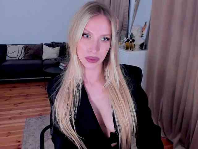 ToxicBlonde webcam