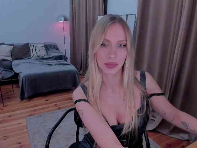ToxicBlonde webcam