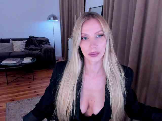 ToxicBlonde webcam