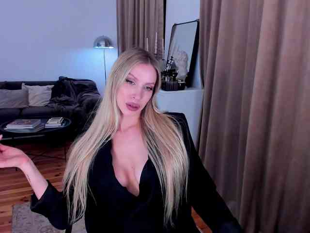ToxicBlonde webcam