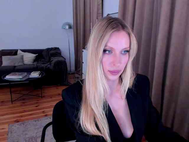 ToxicBlonde webcam