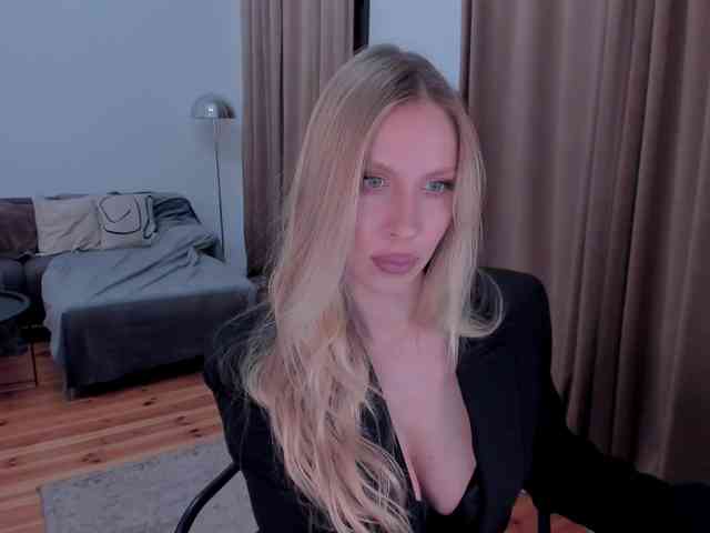 ToxicBlonde webcam