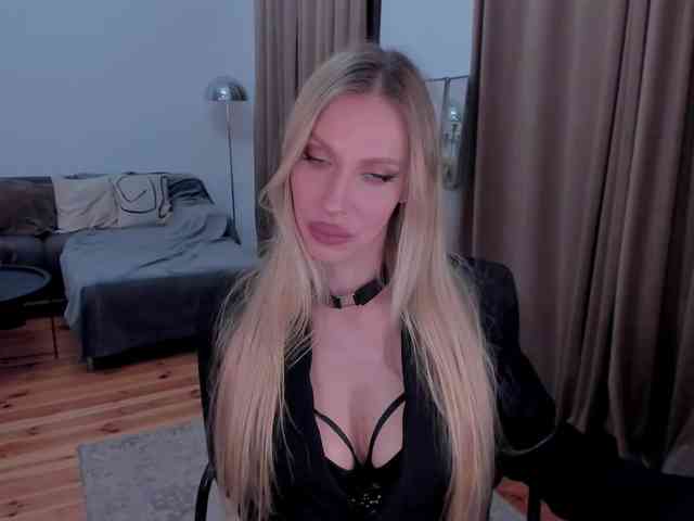 ToxicBlonde webcam