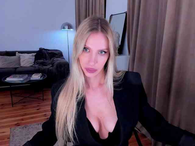 ToxicBlonde webcam