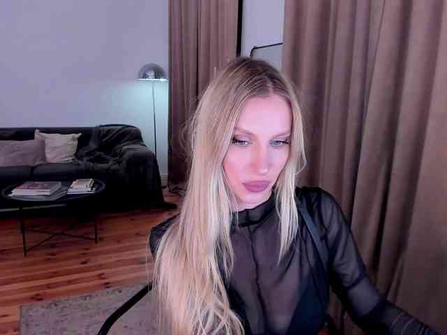 ToxicBlonde webcam