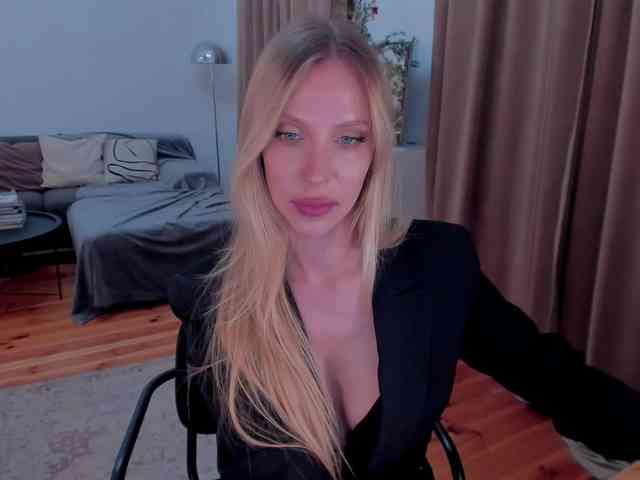 ToxicBlonde webcam
