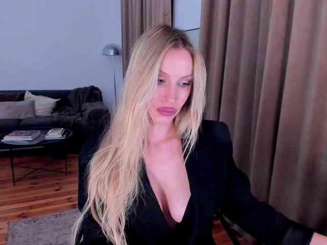 ToxicBlonde webcam