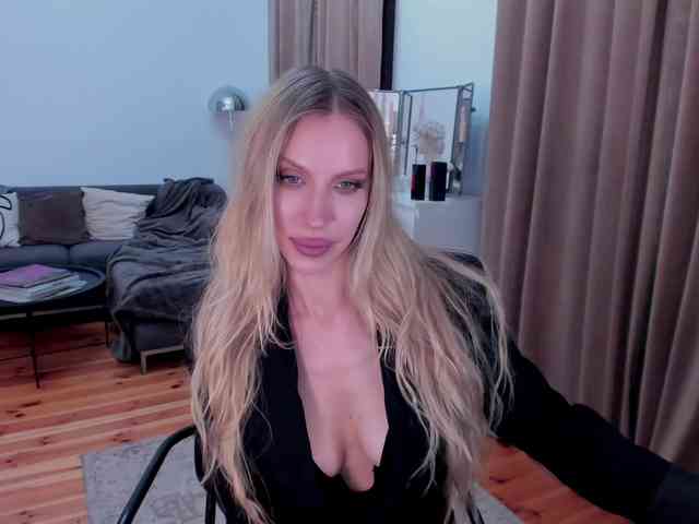 ToxicBlonde webcam