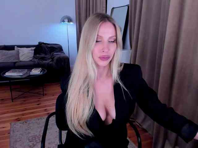 ToxicBlonde webcam