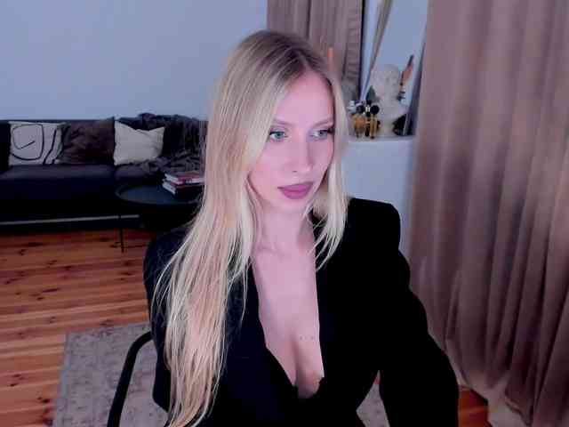 ToxicBlonde webcam