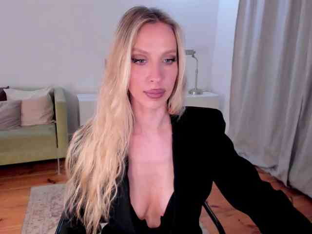 ToxicBlonde webcam