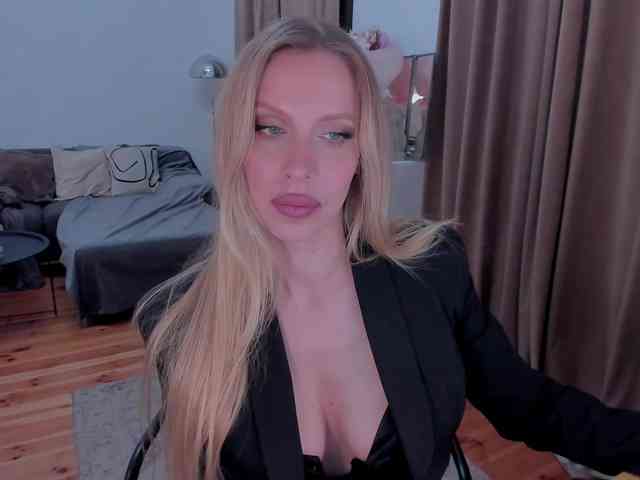 ToxicBlonde webcam