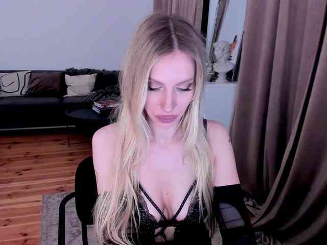 ToxicBlonde webcam