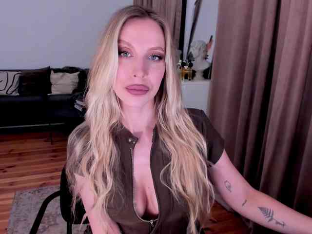 ToxicBlonde webcam