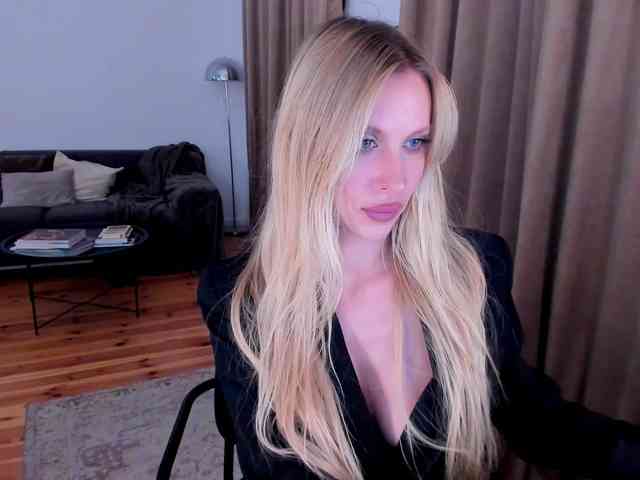 ToxicBlonde webcam