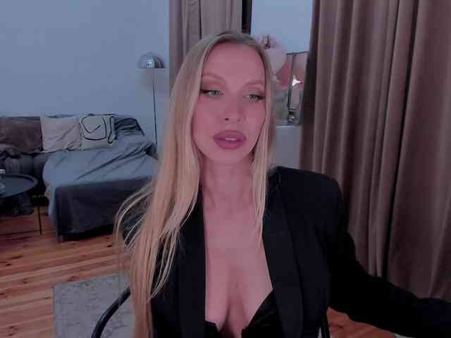 ToxicBlonde webcam