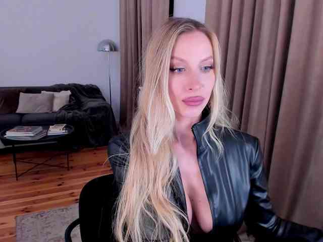 ToxicBlonde webcam