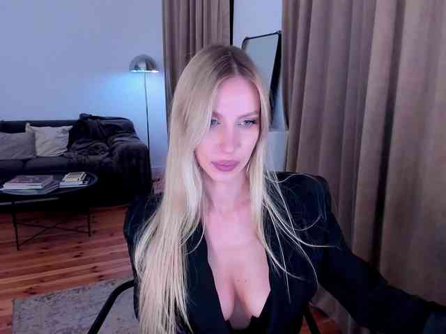 ToxicBlonde webcam