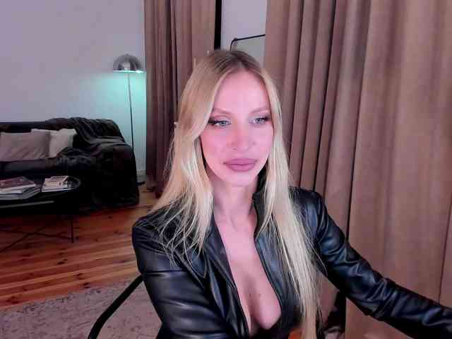 ToxicBlonde webcam