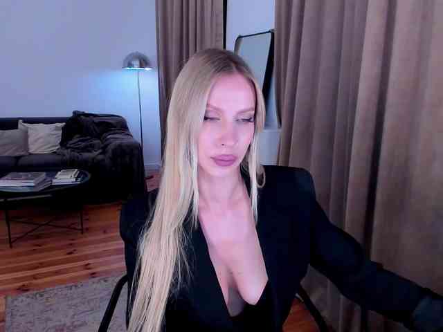 ToxicBlonde webcam