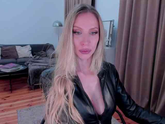 ToxicBlonde webcam