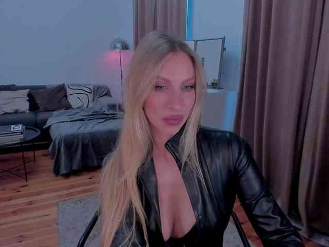ToxicBlonde webcam